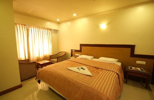 Kolhapur Hotel | Hotel Kohinoor Square