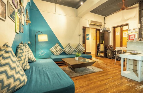 Park Road Hostel | Locomo Hostel OG - Stay Work Eat