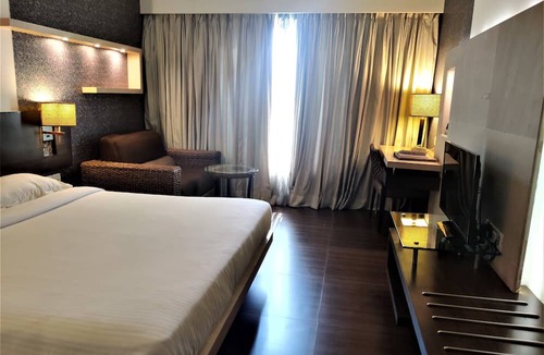 Thane West Hotel | Hotel Satkar Residency