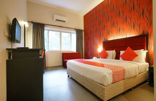 Alwaye Hotel | Capital O 15754 Mookkannoor Tourist Home