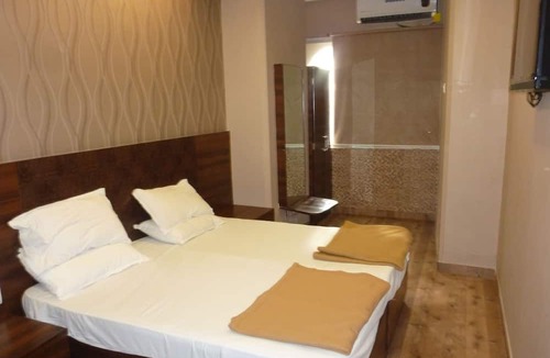 Girgaon Hotel | Hotel Regal Palace