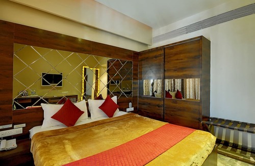 Diu Hotel | Hotel Apaar with Sea Face Garden Restaurant