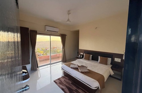 Medha Hotel | Hotel Mahabaleswer Mount View