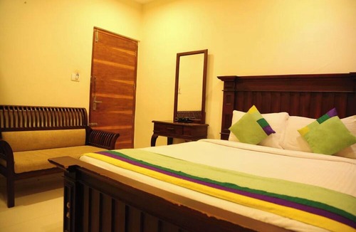 Kaloor Hotel | Hotel Fort Malabar Near Ernakulam Town (North) Railway Station