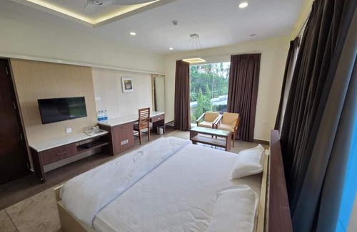 Perumbavoor Hotel | PetRose Business Hotel