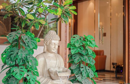 Mumbai Hotel | HOTEL MUMBAI HOUSE DIGHA AIROLI