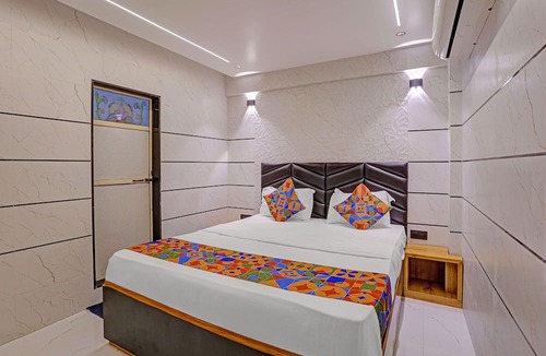 Bandra West Hotel | Fabhotel Dukes Plaza