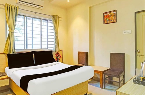 Clover Park House | Classic With Twin Bed , Pune Nagar