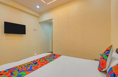 Bandra West Hotel | Fabhotel Patel In Dormitory