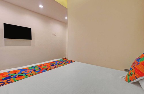 Bandra West Hotel | Fabhotel Patel In Dormitory