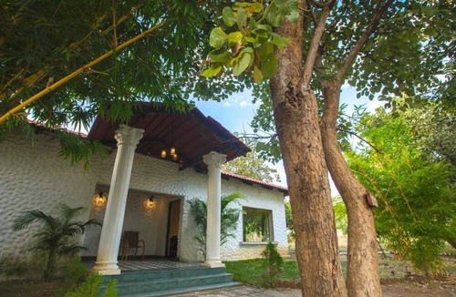 Bandra Resort | Tuli Veer Bagh Resort & Spa