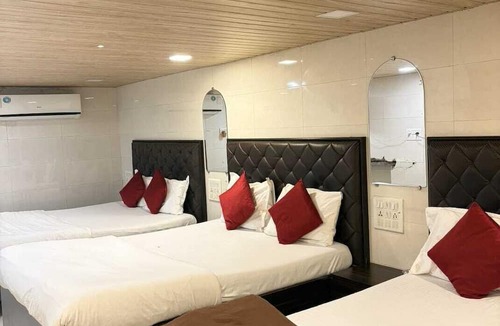 Dongri Hotel | Hotel Qamar