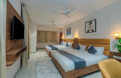 Bilimora Hotel | Hotel TGR