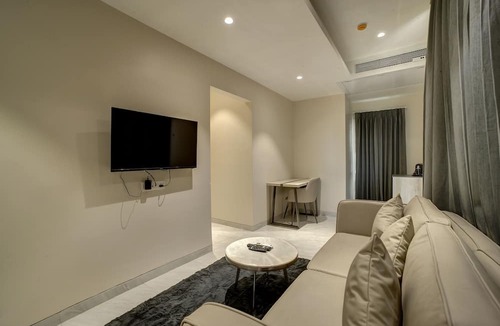 Hadapsar Hotel | StayBird Capital- Business Hotel