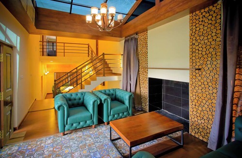West Mere Villa | Whispering Pines