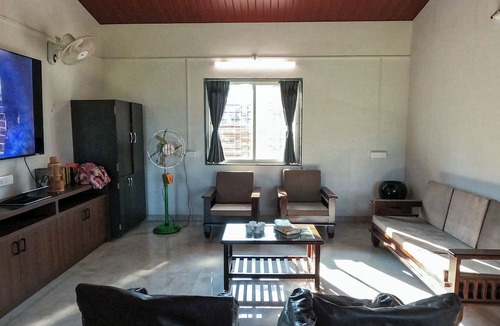 Ambavna Villa | Cosmicstays Birdsong Lakeview Cottage