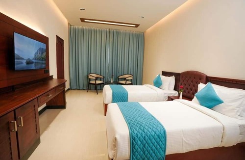 Peroorkada Hotel | Hotel Blue Castle