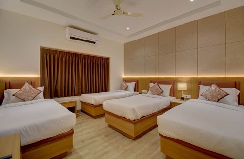Yeola Hotel | Hotel Warma Palace
