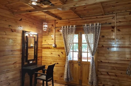 Tarkarli Hotel | Hotel Yash Nyahari Niwas