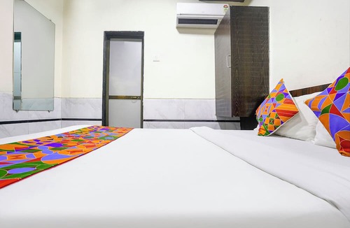 Dharavi Hotel | Fabhotel Sion Residency