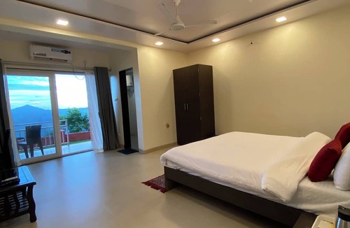 Medha Hotel | BLOOMS AND BERRIES AGRO TOURISM