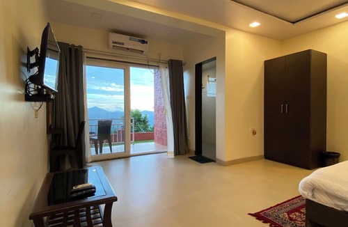 Medha Hotel | BLOOMS AND BERRIES AGRO TOURISM