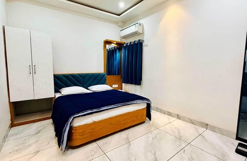 Omkareshwar Hotel | Hotel Raj Inn