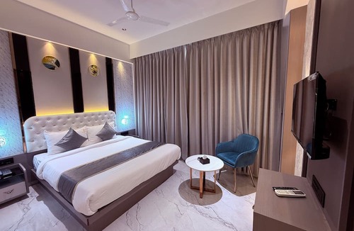 Dombivli East Hotel | Hotel Stellar Suites Dombivali