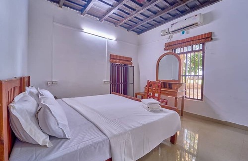 Mankombu Hotel | Cotelac Heritage Lake Resort Alleppey