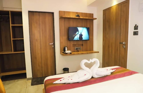 Mumbai Hotel | Hotel Aura Inn