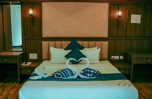 Vayittiri Hotel | Silver Oak Resort Wayanad