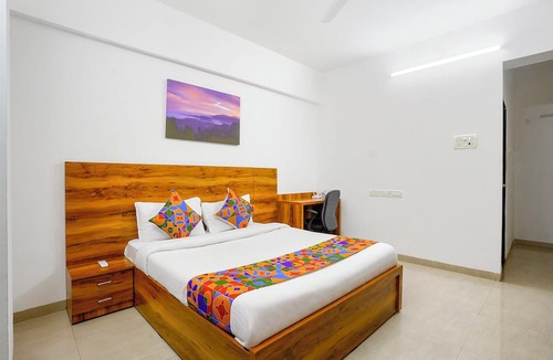 Kopar Khairane Hotel | Fabhotel Wellax 24 Service Apartments