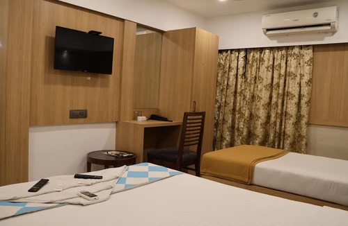 Belapur Hotel | Hotel Aishwarya Residency