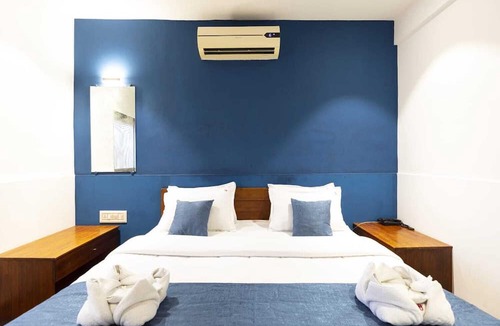 Vile Parle West Hotel | Hotel Q Deck Rooms