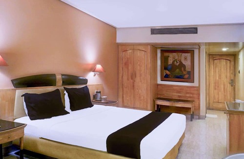 Shivajinagar House | Suite JM Road Krishna Presidency