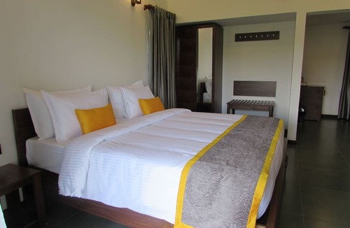 Elappara Hotel | Falcon Crest Resort