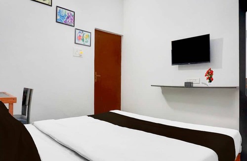 Baner House | Hotel O Baner Near Mumbai Pune Highway