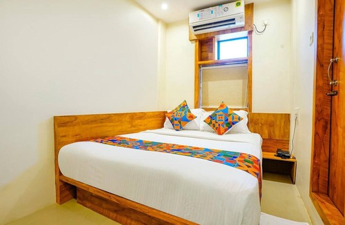 Prabhadevi Hotel | Fabhotel Indore Palace