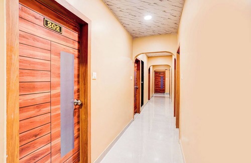 Pune Hotel | Hotel Omkar & Lodging - phoenix market city