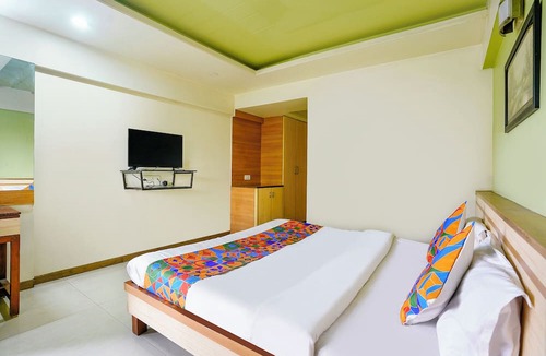 Kalamboli Hotel | Fabhotel Guru Heritage