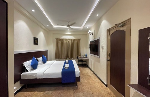 Kanchipuram Hotel | AKG Lodge