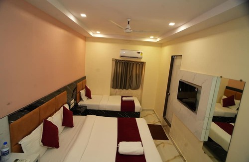 Girgaon House | Hotel Rinza Residency