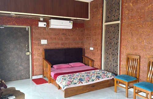 Honavar Hotel | Rocky's Beach Stay