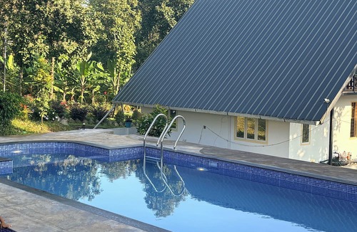 Elappara Villa | 2bhk Homestay With Pool, BBQ and Campfire - Oakwood Oasis