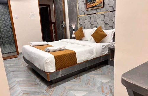 Borivali West Hotel | HOTEL ARTS PALACE
