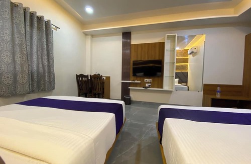 Dharavi Hotel | Hotel BKC Gold View