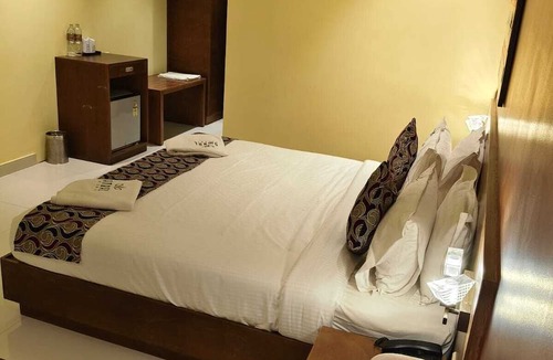 Irinjalakuda Hotel | Ambal Regency