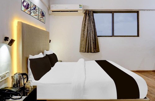 Jogeshwari West House | Classic Hotel Arma Town House Mumbai