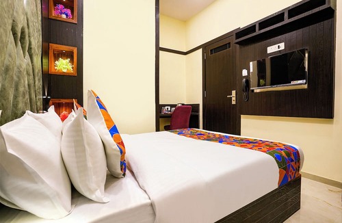 J B Nagar Hotel | Fabhotel Skyline Suite