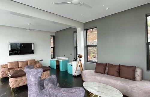 Kadadhe Villa | Amarjas DamTop Haven